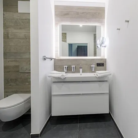 Apartmán Seeraeuber - Stilvolle 4-zimmer-wohnung Mit Ostbalkon & Platz Fuer 8 Gaeste Wustrow (Fischland)