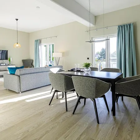 Apartmán Seeraeuber - Stilvolle 4-zimmer-wohnung Mit Ostbalkon & Platz Fuer 8 Gaeste Wustrow (Fischland)