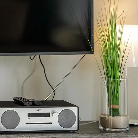 Seeraeuber - Stilvolle 4-zimmer-wohnung Mit Ostbalkon & Platz Fuer 8 Gaeste